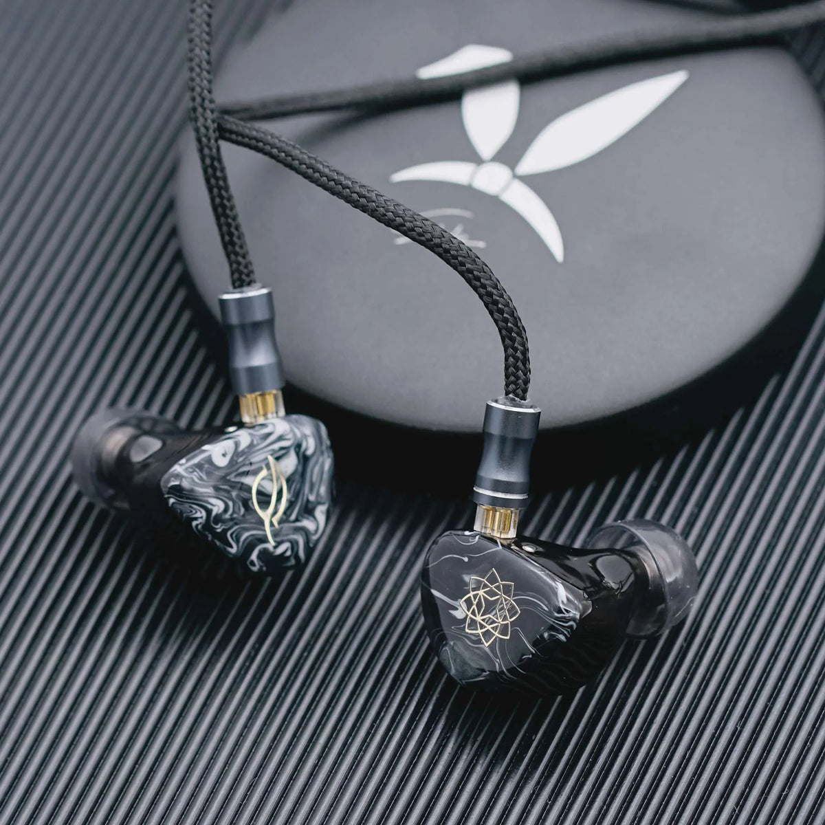 SeeAudio Bravery Black | 4 Balanced Armature Transducer Earphone